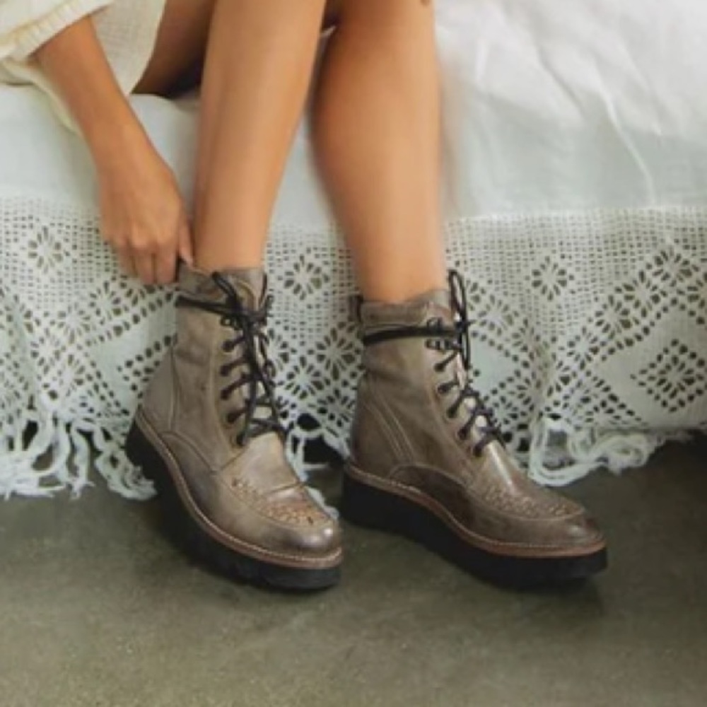 BED STU Boots Icicle ELISHA II Combat Moto Leather Silver Gray Black Size 8